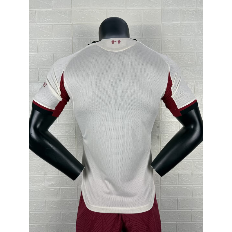 Maglia Trasferta Liverpool 25/26 – Versione Giocatore Autentica Maglia Trasferta Liverpool 25/26 – Versione Giocatore Autentica