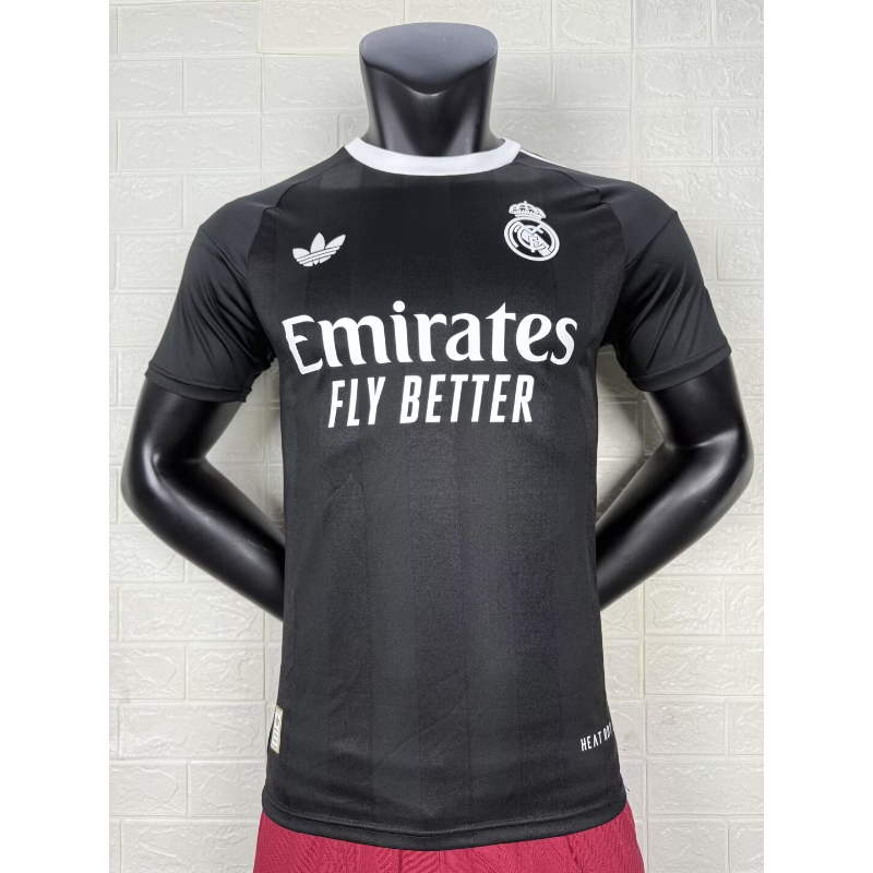 Real Madrid 25/26 – Maglia Portiere Versione Giocatore Nera